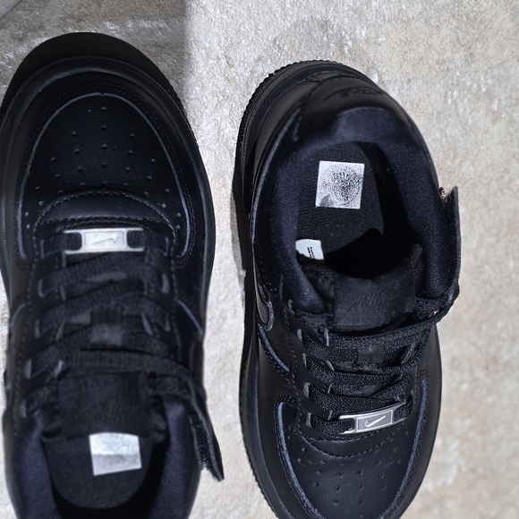 Nike Kids Black Sneakers - Picture 4 of 4
